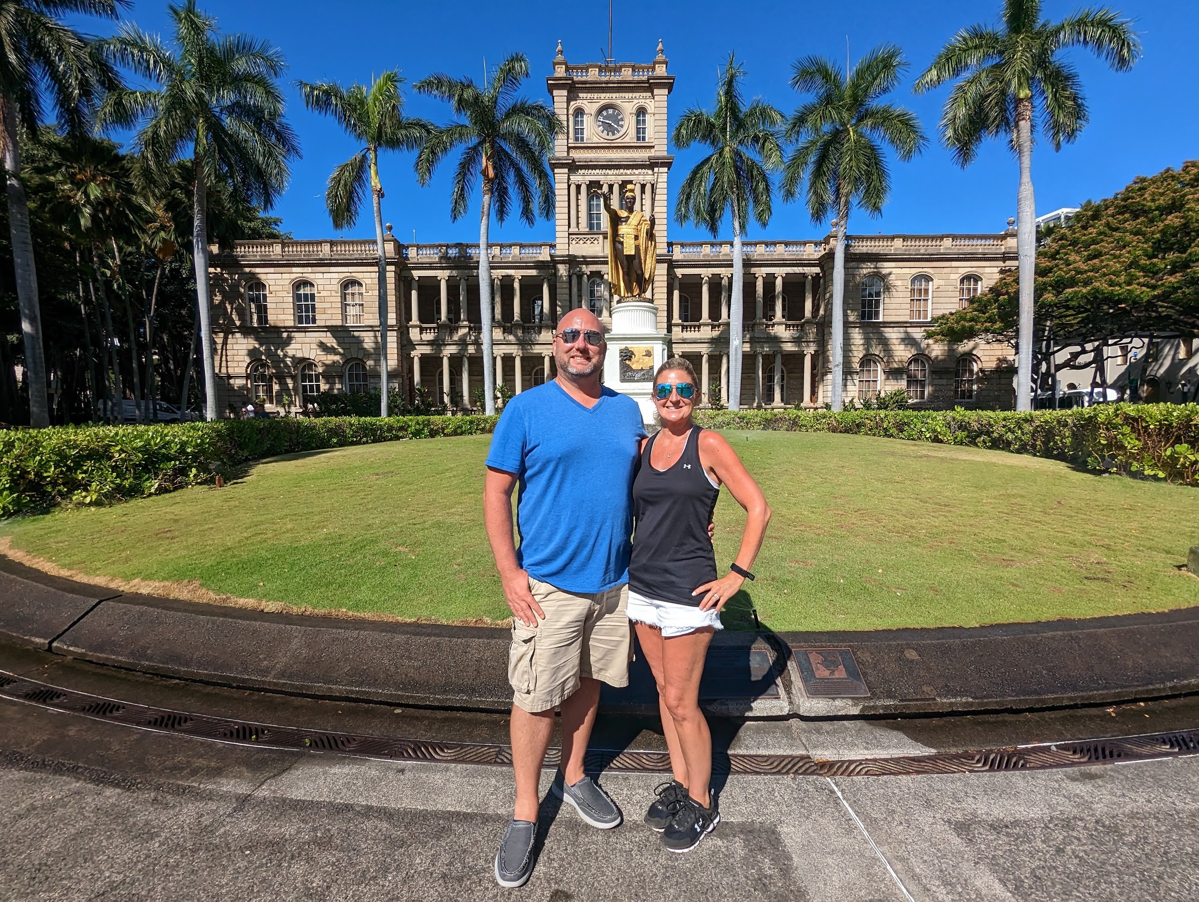 Kelli and me in front of ʻIolani Palace in Honolulu